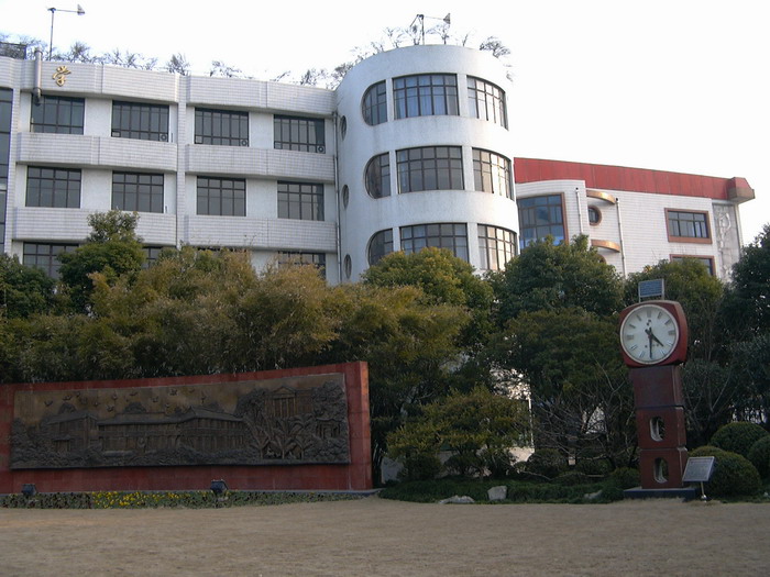 山東平陰衛生職業(yè)學(xué)校招生辦聯(lián)系電話(huà)