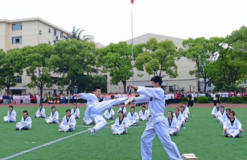 上海醫藥高等專(zhuān)科學(xué)校招生辦聯(lián)系電話(huà)