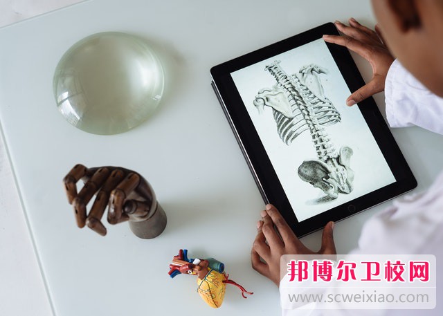 四川省樂(lè )山衛生學(xué)?？祻妥o理專(zhuān)業(yè)介紹
